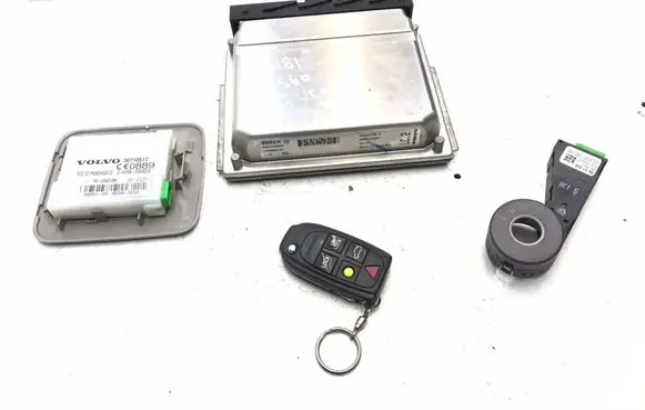 Volvo S60 Engine ECU kit and lock set 30668478A 30710517 K1181