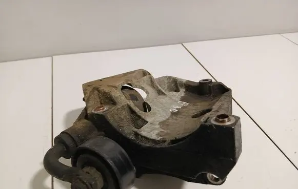 BMW 5 E60 E61 Generator/alternator bracket 7786708