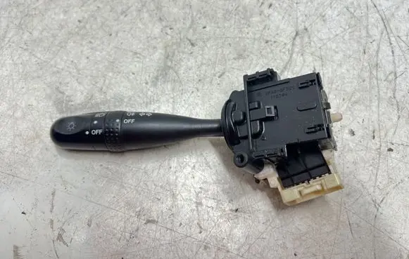 Suzuki SX4 Indicator stalk 173744
