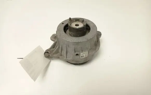 Mercedes-Benz C W205 Engine mount bracket A2052406917