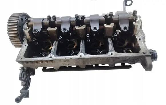 Volkswagen PASSAT B5.5 Engine head 038103373R