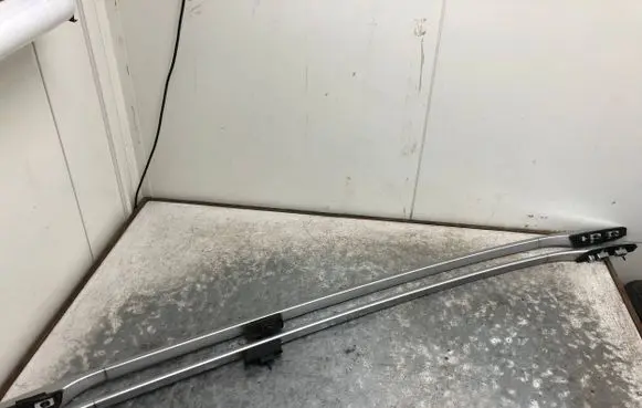 Nissan Qashqai+2 Roof bar rail 73821EY10A 73820EY10A