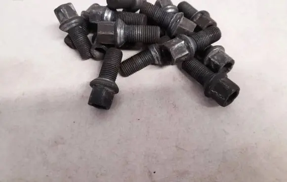 Seat Leon (1M) Nuts/bolts 