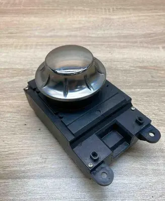 Multifunctional control switch/knob