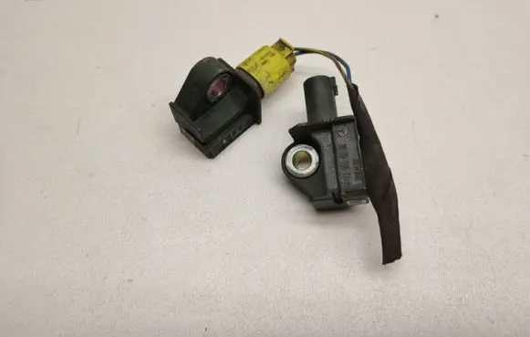 Mercedes-Benz E W212 Airbag deployment crash/impact sensor A1729056000
