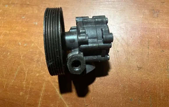 Peugeot 406 Power steering pump