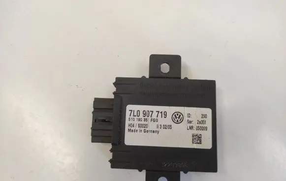 Volkswagen Touareg I Alarm control unit/module 7L0907719 51019035