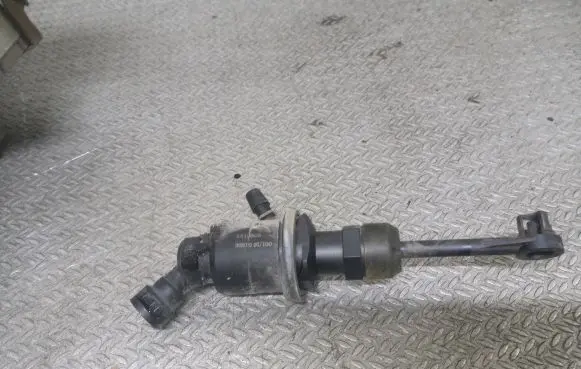 Clutch slave cylinder