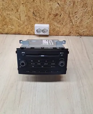 Radio/CD/DVD/GPS head unit