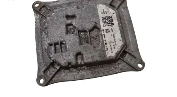 Peugeot 308 Xenon control unit/module 130732940300