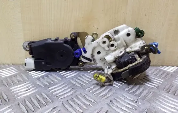 Subaru Forester SF Front door lock
