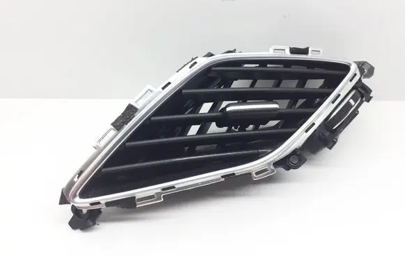 Hyundai i40 Dash center air vent grill U09D52