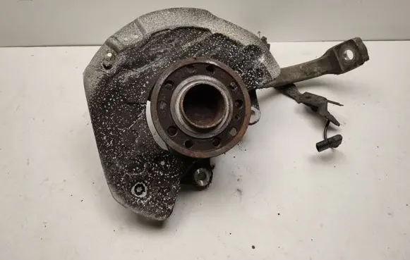 Mercedes-Benz C W205 Front wheel hub A2053322100