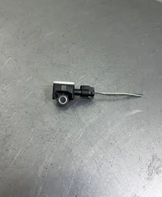 Jeep Grand Cherokee Airbag deployment crash/impact sensor A1668210151 56054085AA