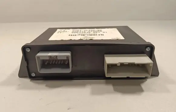 Jaguar XF X250 Hand brake control module 8W832C496BB 90044038