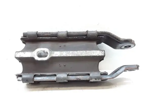 Volvo XC60 Engine mount bracket 8G9N6P082BA 31262935