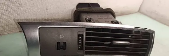 Audi A6 S6 C6 4F Dashboard side air vent grill/cover trim 4F2820902