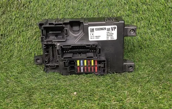 Opel Corsa D Power management control unit 13320629 13320629VP