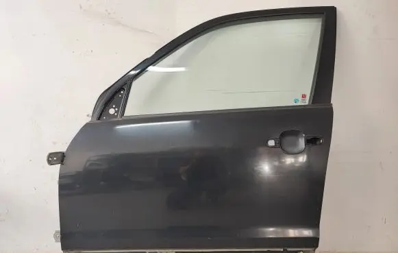 Suzuki Grand Vitara II Front door