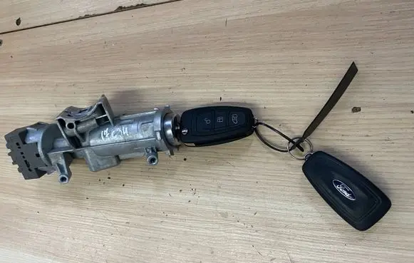 Ford Transit VII Ignition lock 882476A