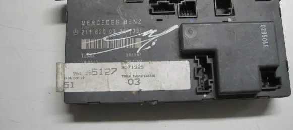 Mercedes-Benz E W211 Door control unit/module 2118200326