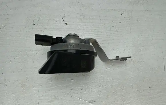 Mercedes-Benz C W205 Horn signal A2055421520 0080402013 6033FB2691