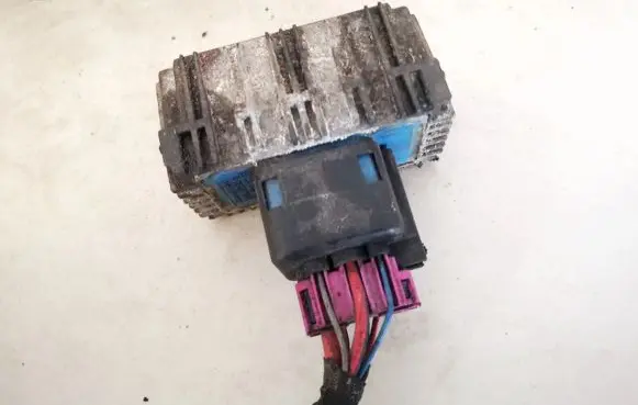 Opel Zafira B Glow plug pre-heat relay 55353011 51299014b