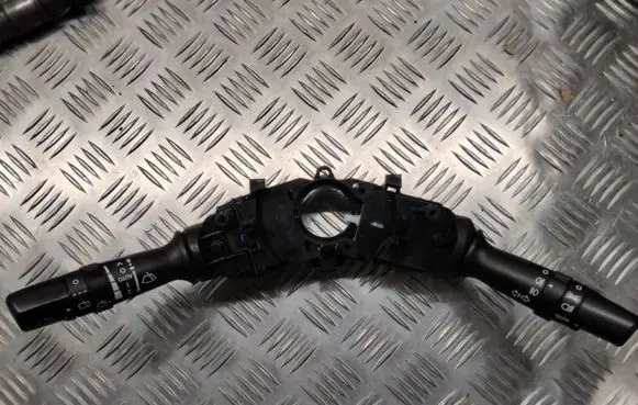 KIA Sorento Wiper turn signal indicator stalk/switch 202008910