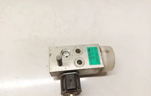 Hyundai Kona I Air conditioning (A/C) expansion valve 53133090