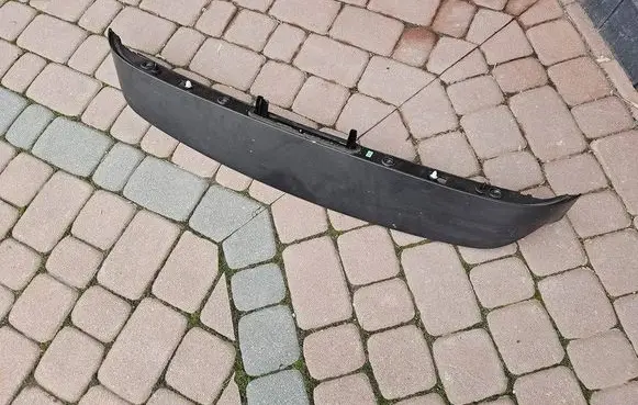Tailgate/trunk spoiler