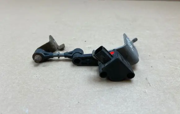 Ford Mustang Mach-E Rear air suspension level height sensor 3049025