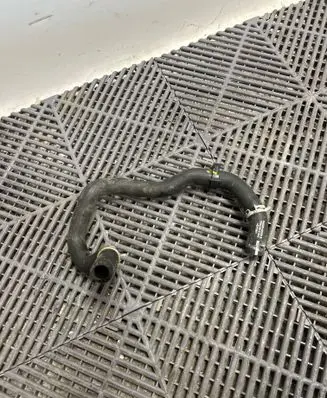 Coolant pipe/hose