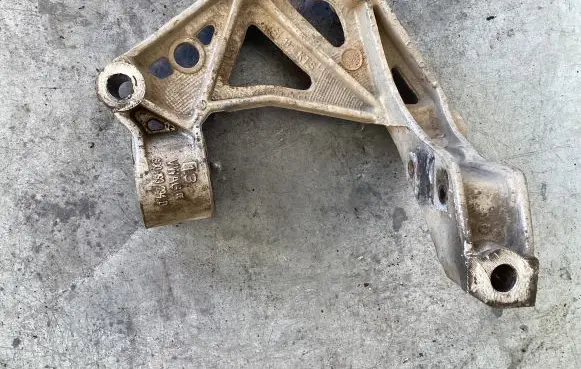 Volkswagen Polo IV 9N3 Front lower control arm/wishbone 6Q0199294D