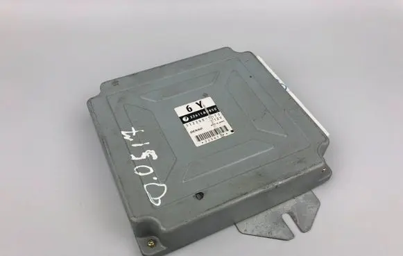Subaru Outback Engine control unit/module 22611AH850