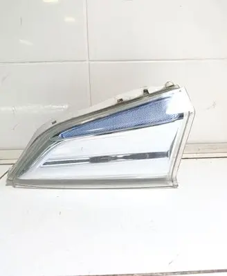 Nissan Leaf I (ZE0) Headlight/headlamp