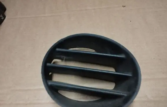 Jeep Cherokee III KJ Front fog light trim/grill 55156018AA