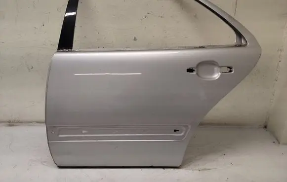 Mercedes-Benz E W210 Rear door 2107300746