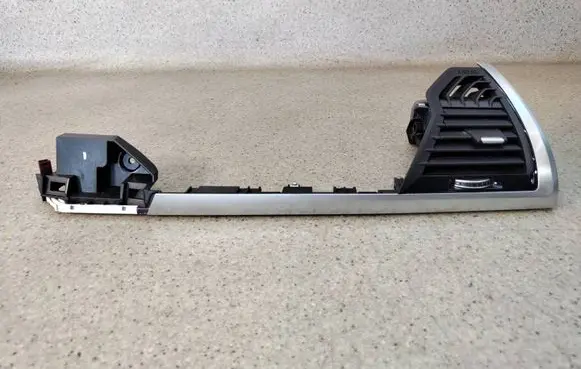 BMW X4 G02 Dashboard side air vent grill/cover trim 938439552 9384395
