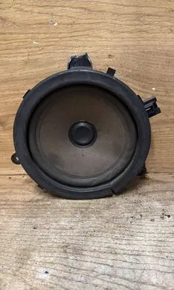 Volvo V70 Front door speaker 9472003