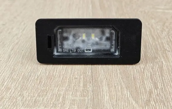BMW 4 G22 G23 G24 G26 Number plate light 9481841