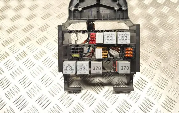Seat Ibiza IV (6J,6P) Fuse module 6R0907371