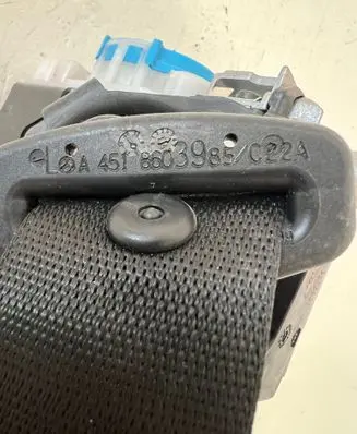 Smart ForFour II W453 Front seatbelt A4518603985 3063559