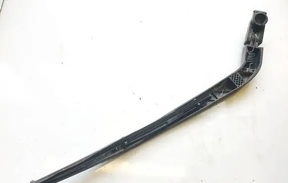 Rear wiper blade arm
