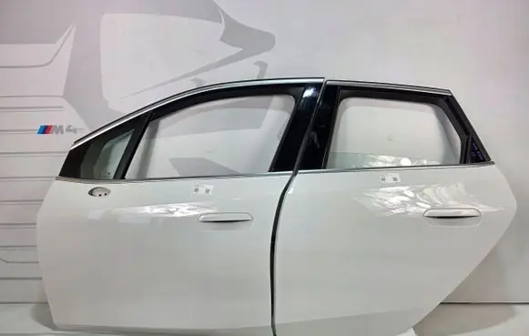 BMW 2 Active Tourer U06 Front door 