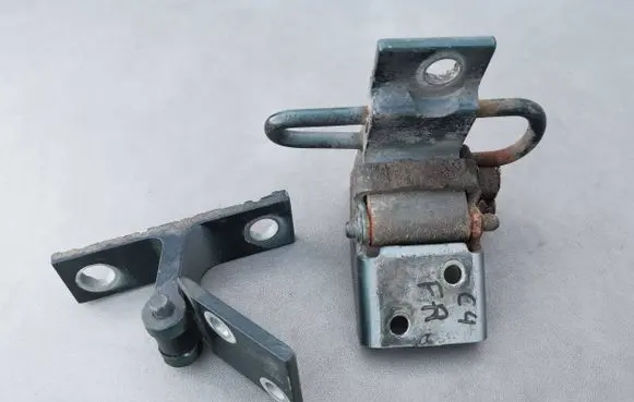 Audi 100 S4 C4 Front door lower hinge 4A0831412B