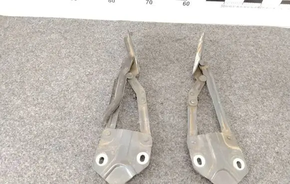 Volkswagen Caddy Engine bonnet/hood hinges 1T0823302B