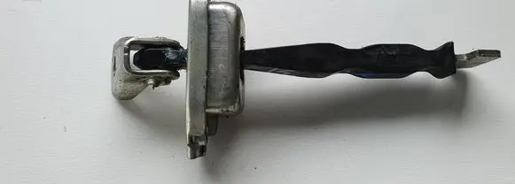 Mitsubishi Outlander Rear door check strap stopper