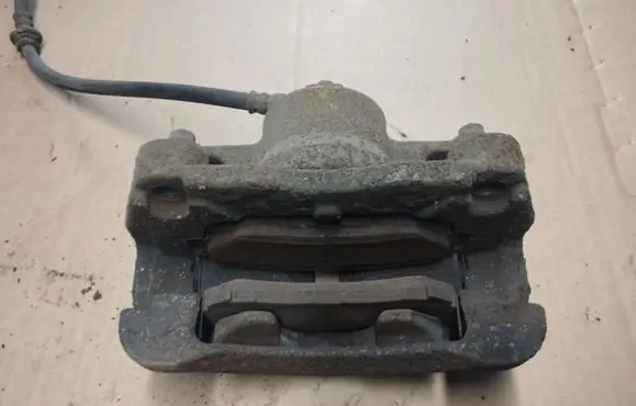 Nissan Qashqai Front brake caliper