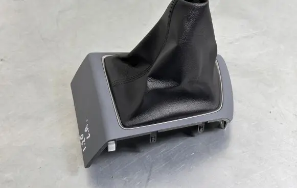 Hyundai i20 (GB IB) Gear lever shifter trim leather/knob 84650C8050UGY 84650C8050 84650C8010