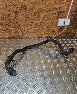 Engine coolant pipe/hose